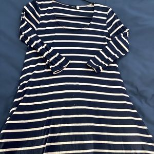 Fall/winter dress with pockets